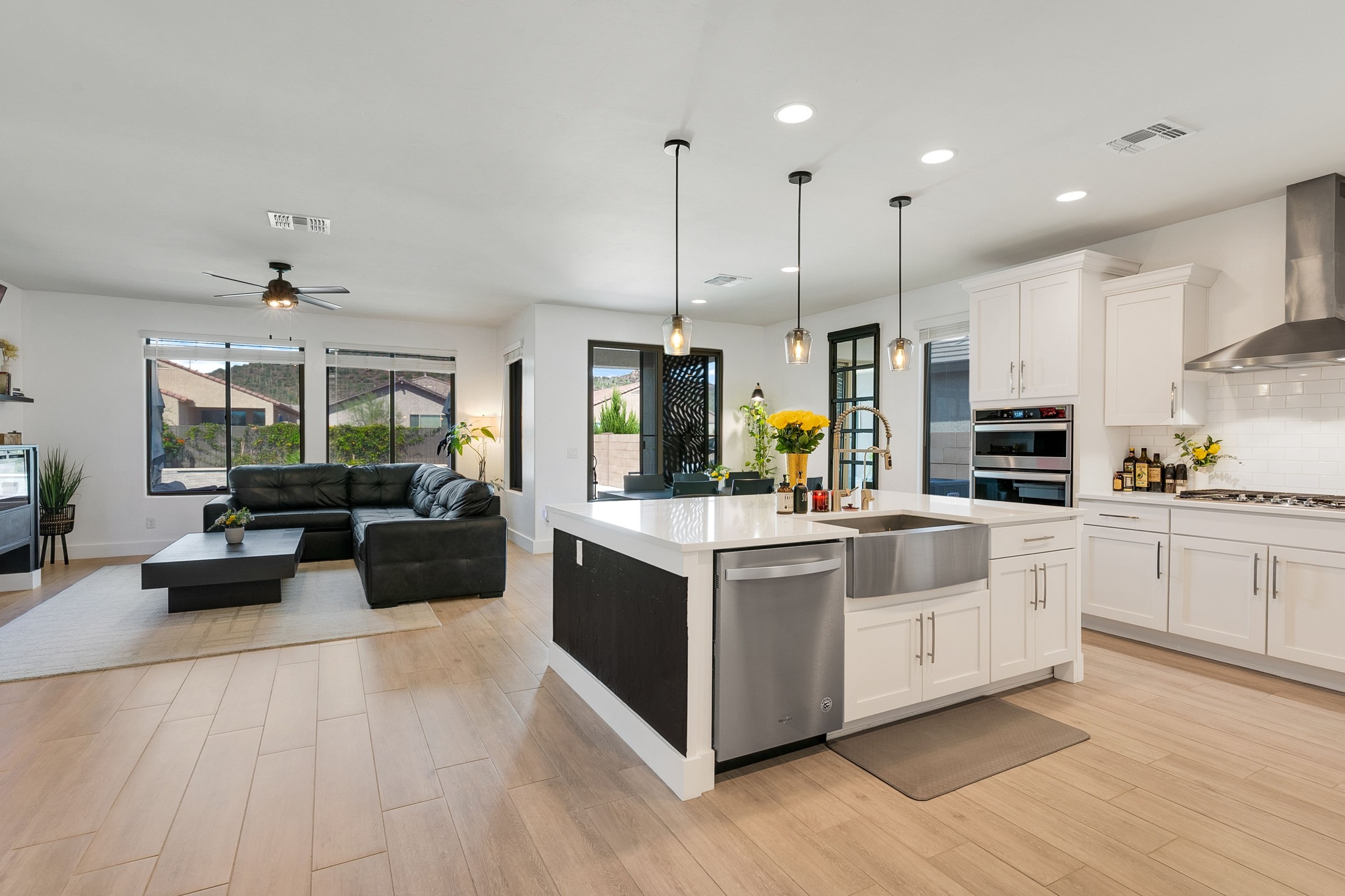 Van Cleeve open living room and kitchen